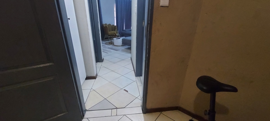 2 Bedroom Property for Sale in Oos Einde North West